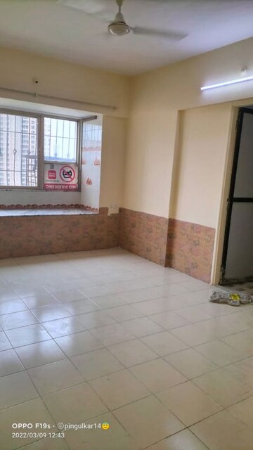 Room in 2 BHK Apartment at Llyod Estate, Wadala – for Rent