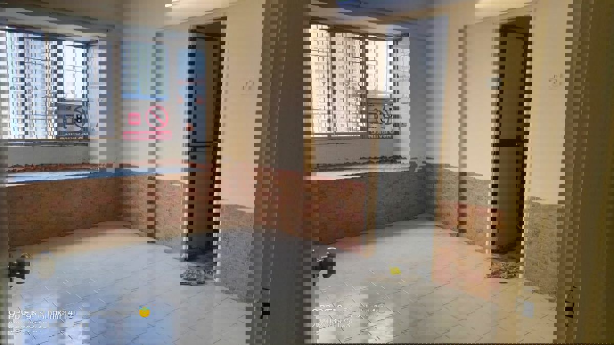 2 BHK + Pooja Room,Extra Room Apartment For Rent in Llyod Estate