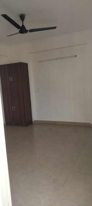 Room in 3 BHK Apartment at Gardenia Gateway, Sector 75 – for Rent