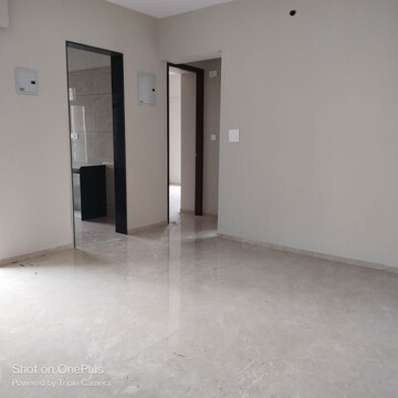 Room in 3 BHK Apartment at Kabra Diamante, Goregaon West – for Rent