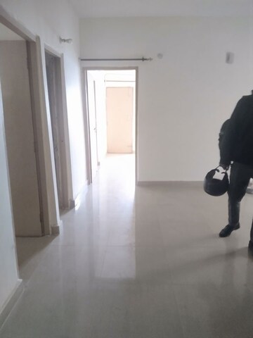 Room in 2 BHK Apartment at Gomti Nagar – for Rent