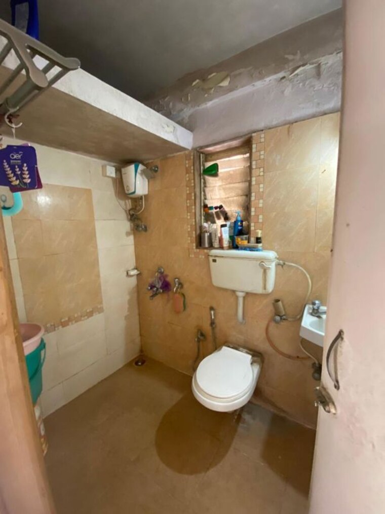 Bathroom, puranik-hometown 1 Bedroom 755 Sq.Ft. Apartment In Ghodbunder Road Thane 9725525