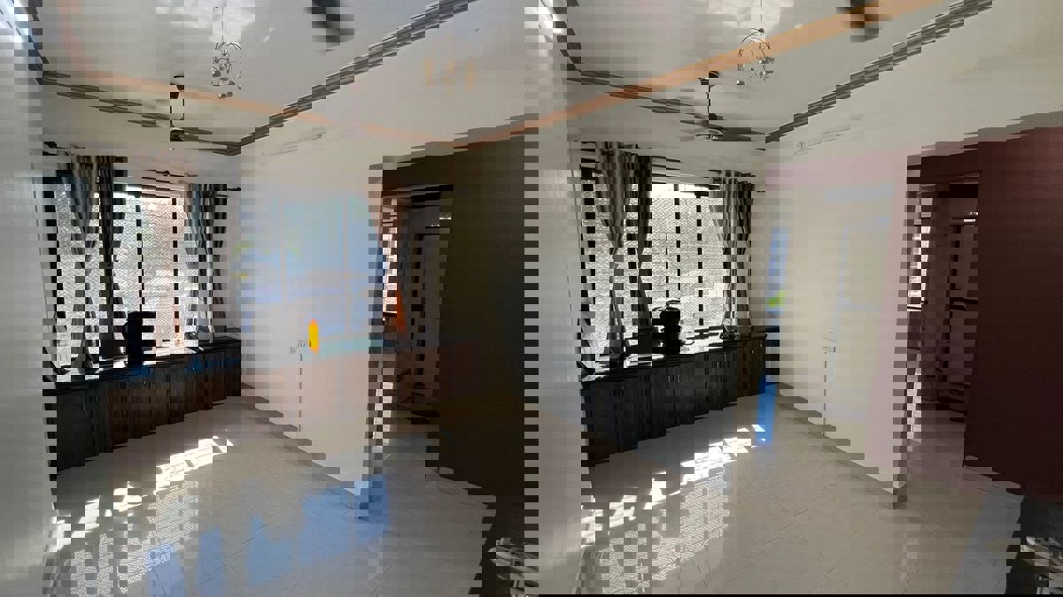 2 BHK + Study Room Apartment For Rent in Collector Colony, Chembur