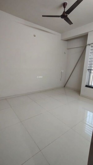 Room in 2 BHK Apartment at Dosti West County Phase 4 Dosti Pine, Balkum Pada – for Rent