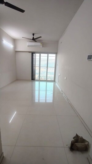 2 BHK Apartment For Rent in Dosti West County Phase 4 Dosti Pine, Balkum Pada