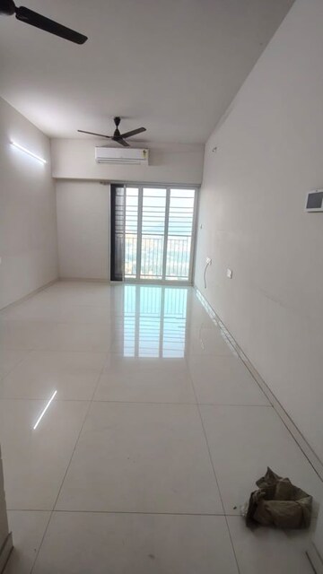 2 BHK Apartment For Rent in Dosti West County Phase 4 Dosti Pine, Balkum Pada