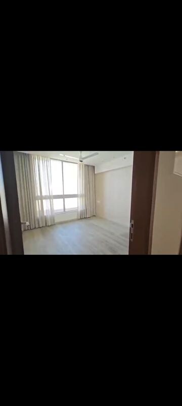 Room in 3 BHK Apartment at Hiranandani Lake Encalve Glendale, Ghodbunder Road – for Rent