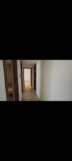 Room in 3 BHK Apartment at Hiranandani Lake Encalve Glendale, Ghodbunder Road – for Rent