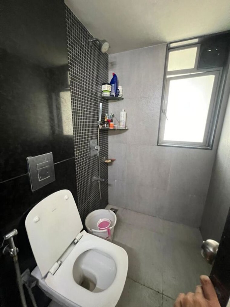 Bathroom, dosti-west-county-phase-4-dosti-pine 2 Bedroom 639 Sq.Ft. Apartment In Balkum Pada Thane 9725603