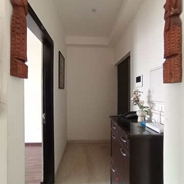 2.5 BHK Apartment For Rent in Microtek Greenburg, Sector 86