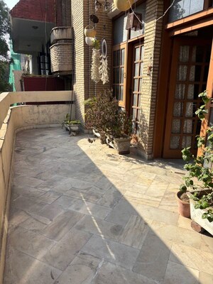 Balcony in 3 BHK Builder Floor at Panchsheel Enclave – for Rent