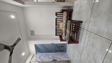 Furnished Amenities in 2 BHK Builder Floor at The Estate Floors, Sector 43 – for Rent