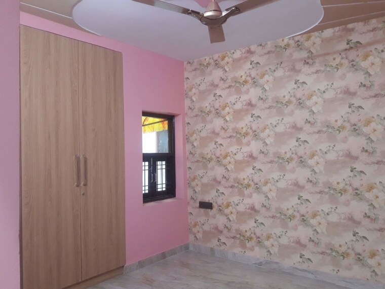 Room, sector 7 dwarka 1 Bedroom 500 Sq.Ft. Apartment In Sector 7 Dwarka Delhi 9725611