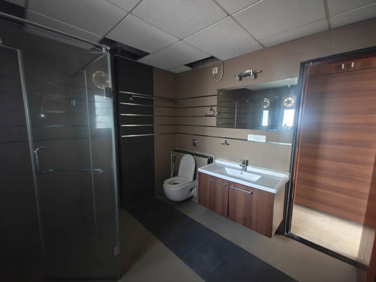 Bathroom, hm-grandeur 3.5 Bedroom 3400 Sq.Ft. Apartment In Frazer Town Bangalore 9725660