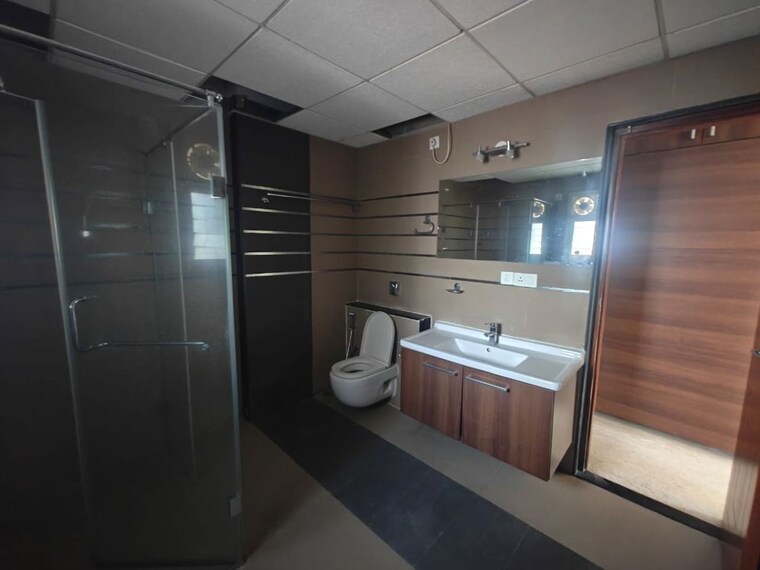 Bathroom, hm-grandeur 3.5 Bedroom 3400 Sq.Ft. Apartment In Frazer Town Bangalore 9725660