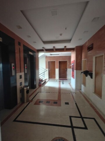 Building Lobby in 3.5 BHK Apartment at Hm Grandeur, Frazer Town – for Rent