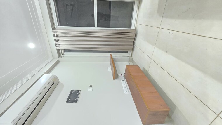 Balcony, the-estate-floors 1 Bedroom 850 Sq.Ft. Builder Floor In Sector 43 Gurgaon 9725662