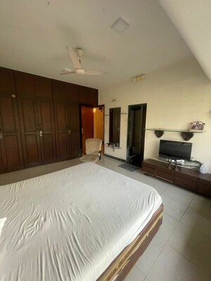 Bedroom in 3 BHK Apartment at Wadala – for Rent