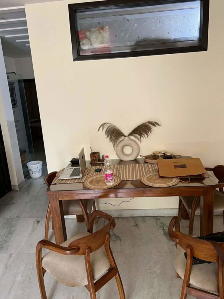 Living Room, shivalik colony 3 Bedroom 1800 Sq.Ft. Builder Floor In Shivalik Colony Delhi 9725678