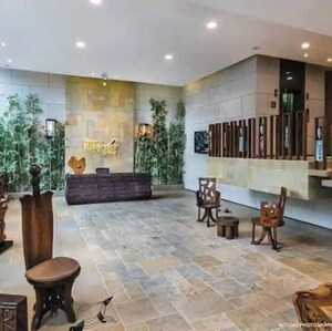 Parking in 2 BHK Apartment at Andheri West – for Rent