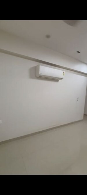 Room in 2 BHK Apartment at Shree Vardhman Green Court, Sector 90 – for Rent