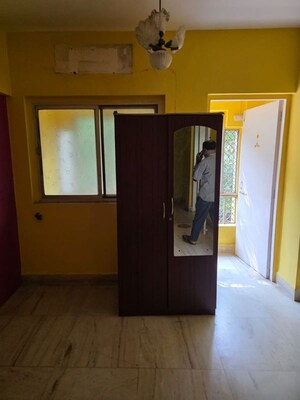 Room in 1.5 BHK Apartment at New India Himalaya, Andheri East – for Rent