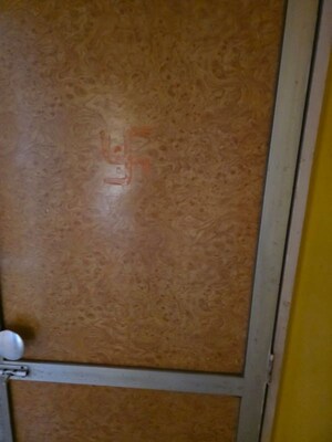 Room in 1.5 BHK Apartment at New India Himalaya, Andheri East – for Rent