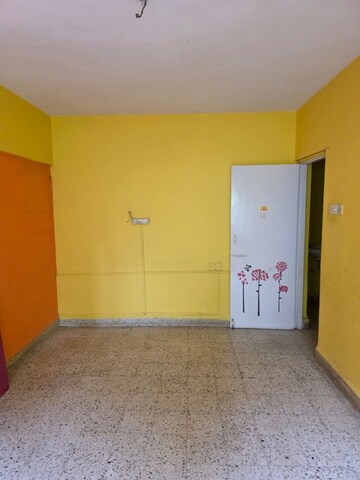 Room in 1.5 BHK Apartment at New India Himalaya, Andheri East – for Rent