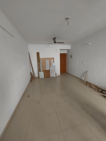 Room in 2 BHK Apartment at Adani Aangan, Sector 89a – for Rent