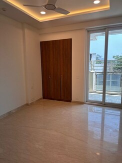 4 BHK + Servant Room Apartment For Sale in Signature Global Titanium SPR