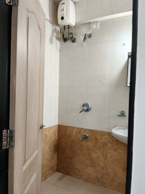 Furnished Amenities in 3 BHK Apartment at Garodia Nagar, Ghatkopar East – for Rent