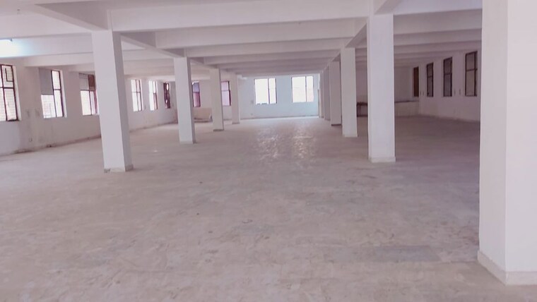 Common Area, sector 63 Commercial Warehouse 5500 Sq.Ft. In Sector 63 Noida 9725635