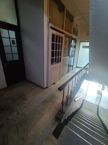  Showroom For Sale in Parsvnath Royale, Sector 20