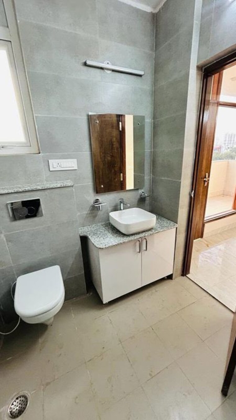 Bathroom, the-estate-floors 1 Bedroom 850 Sq.Ft. Builder Floor In Sector 43 Gurgaon 9725713