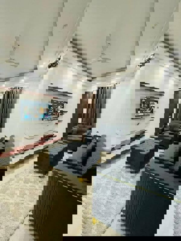 1 BHK 850 Sq.Ft. Builder Floor in The Estate Floors