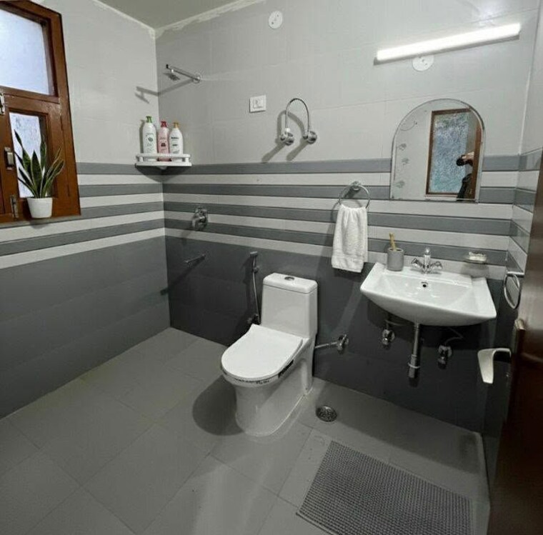 Master Bedroom, the-estate-floors 1 Bedroom 850 Sq.Ft. Builder Floor In Sector 43 Gurgaon 9725729