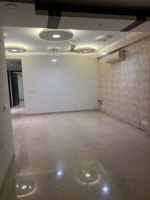 Room in 3.5 BHK Builder Floor at Safdarjung Enclave – for Rent