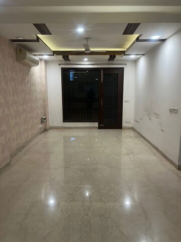 Room in 3.5 BHK Builder Floor at Safdarjung Enclave – for Rent