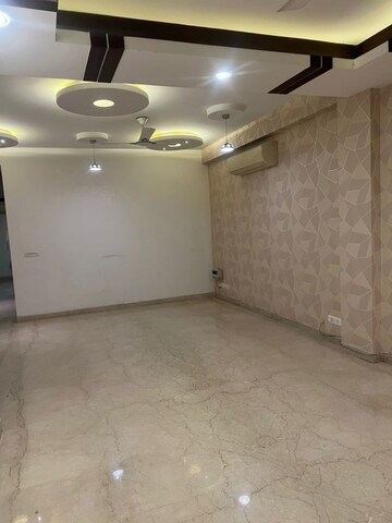 Room in 3.5 BHK Builder Floor at Safdarjung Enclave – for Rent