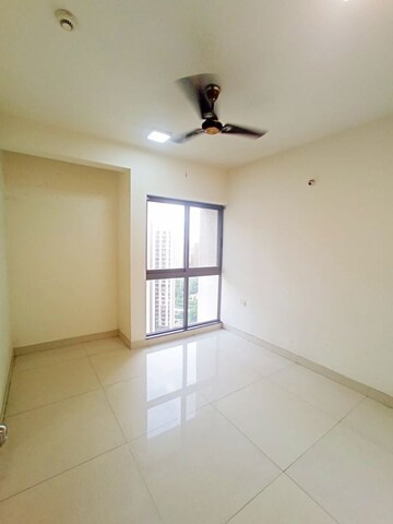 Room in 3 BHK Apartment at Kalpataru Immensa, Kolshet Road – for Rent