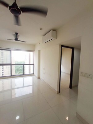 Room in 3 BHK Apartment at Kalpataru Immensa, Kolshet Road – for Rent