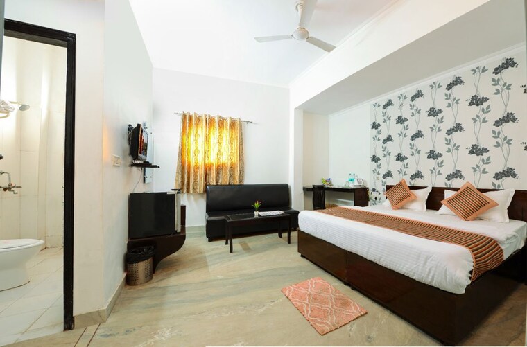 Living Room, radhey-krishna-casa-green-i 3 Bedroom 1490 Sq.Ft. Apartment In Sector 16 Greater Noida Greater Noida 9725783