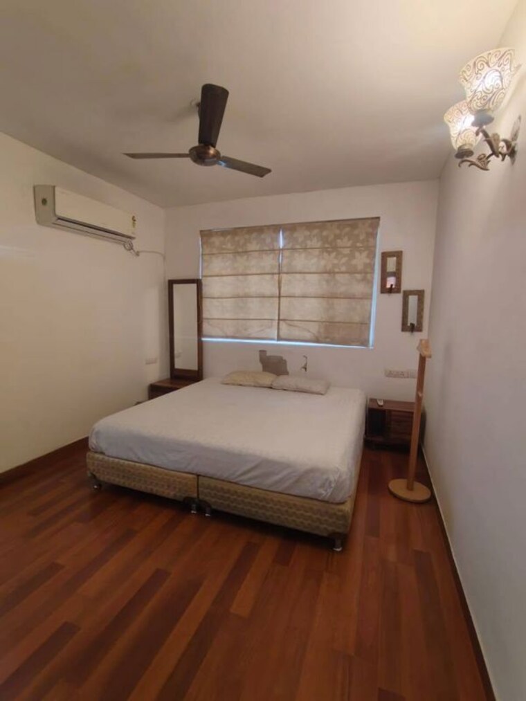 Bedroom, dlf-the-princeton-estate 2 Bedroom 964 Sq.Ft. Apartment In Dlf Phase V Gurgaon 9725792