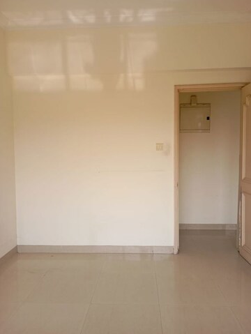 Room in 2 BHK Apartment at Raheja Acropolis, Deonar – for Rent