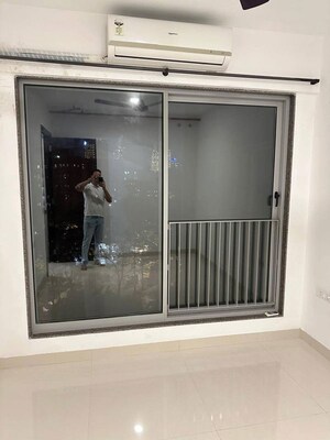 Room in 2 BHK Apartment at Sunteck City Avenue 4, Goregaon West – for Rent