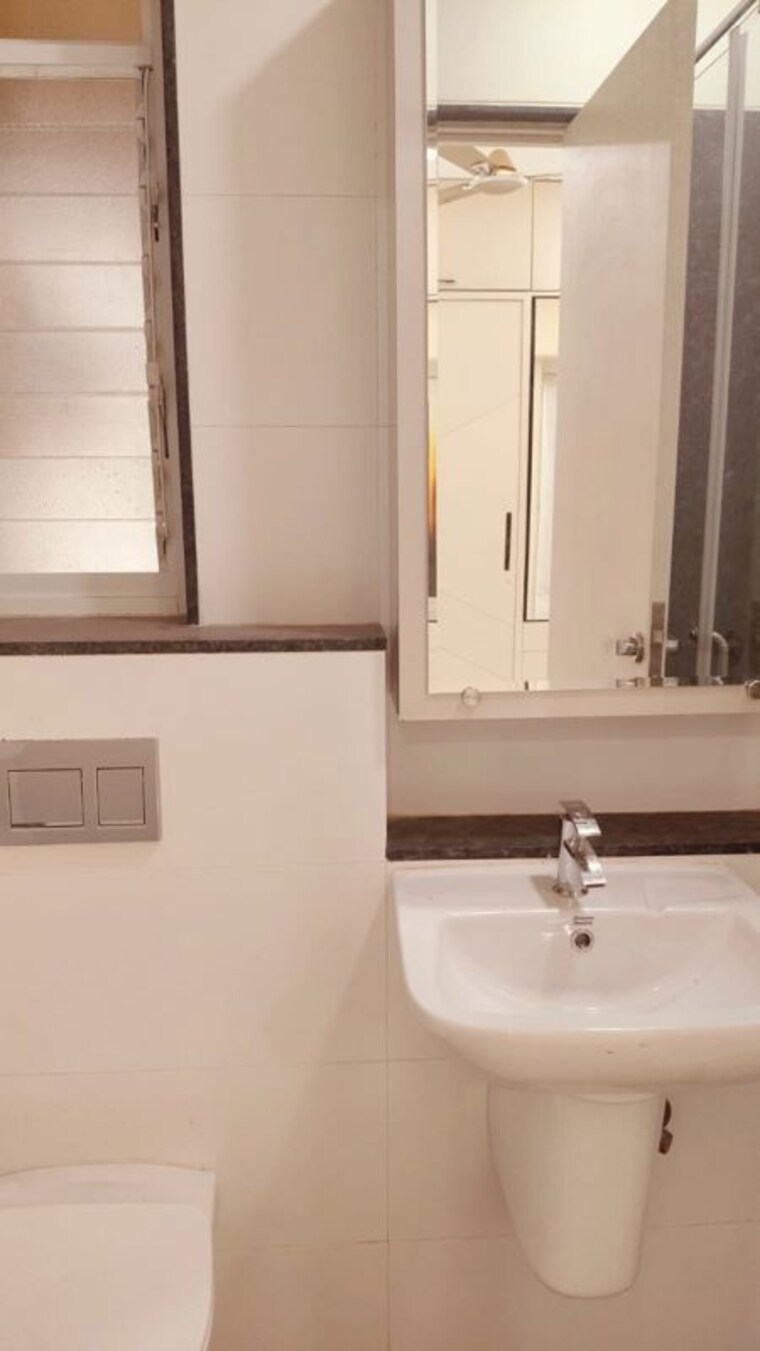Bathroom, rustomjee-urbania-azziano 2 Bedroom 691 Sq.Ft. Apartment In Thane West Thane 9725821