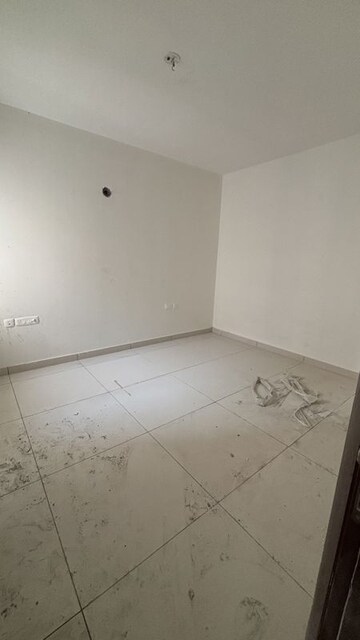 Room in 3 BHK Apartment at Prestige Green Gables, Panathur – for Sale