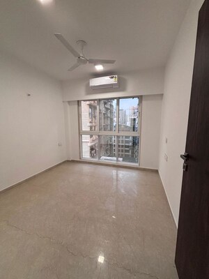 Room in 3 BHK Apartment at Platinum Life, Andheri West – for Rent