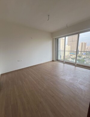 Room in 1 BHK Apartment at One Indiabulls Thane 1, Pokhran Road No One – for Sale