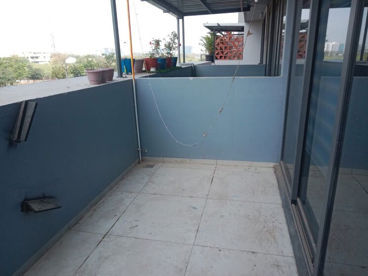 Balcony, gota Commercial Office Space 1005 Sq.Ft. In Gota Ahmedabad 9725833